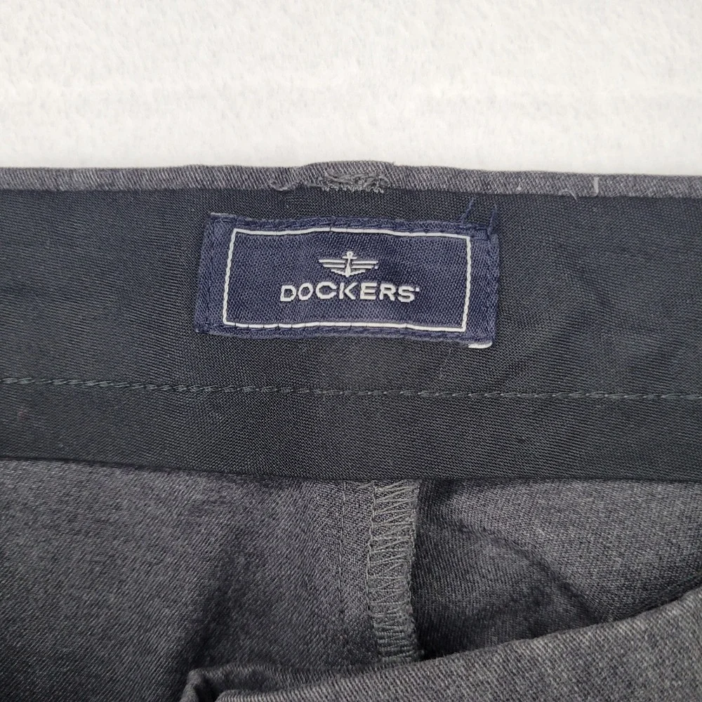 Dockers Mens Relaxed Fit Flat Front Chino Pants Gray 36x34 Cotton Blend 0121